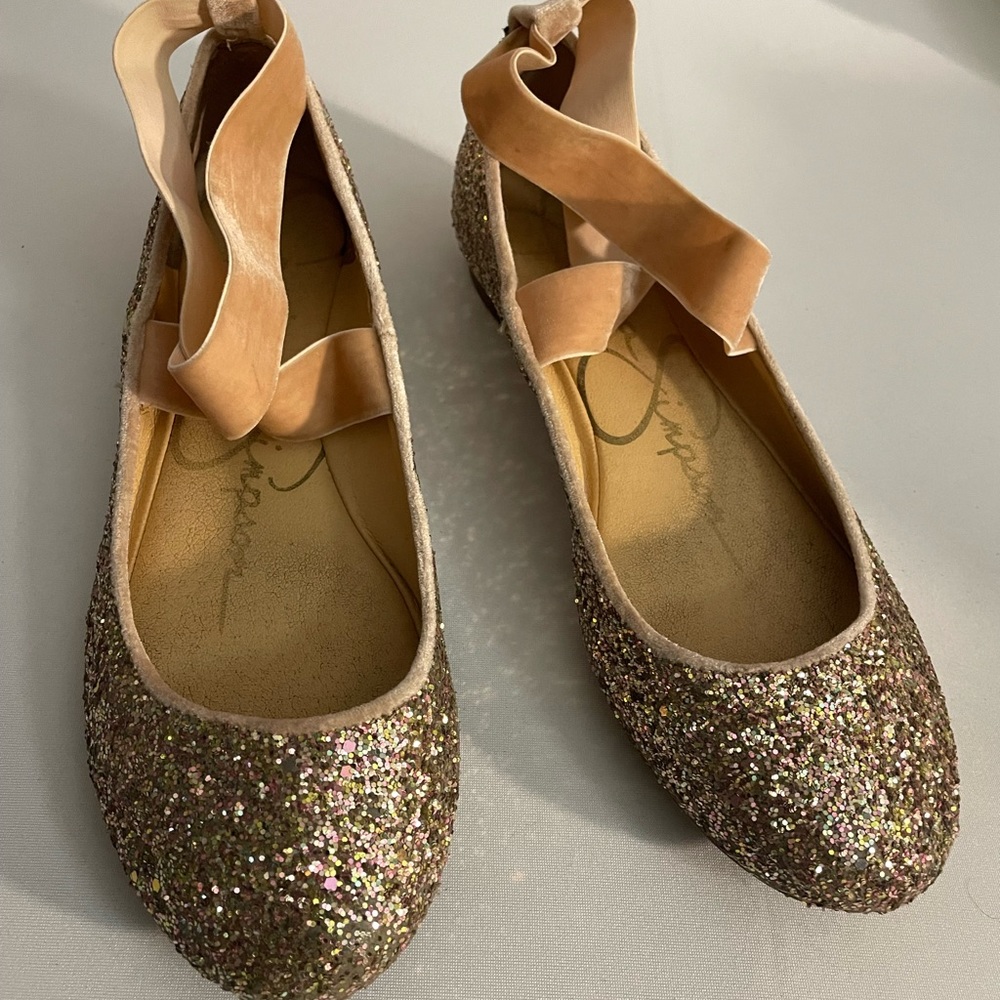 Jessica Simpson Women’s Sparkle Flat shoe